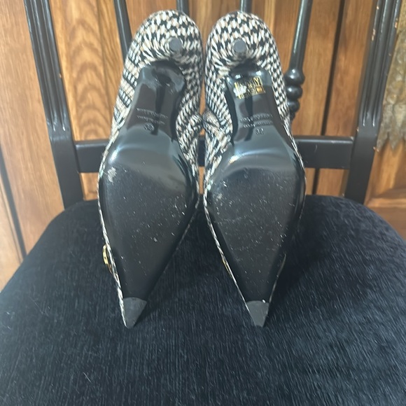 Boots - Picture 3 of 6